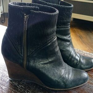 Frye Co. Ankle Boots- size 7